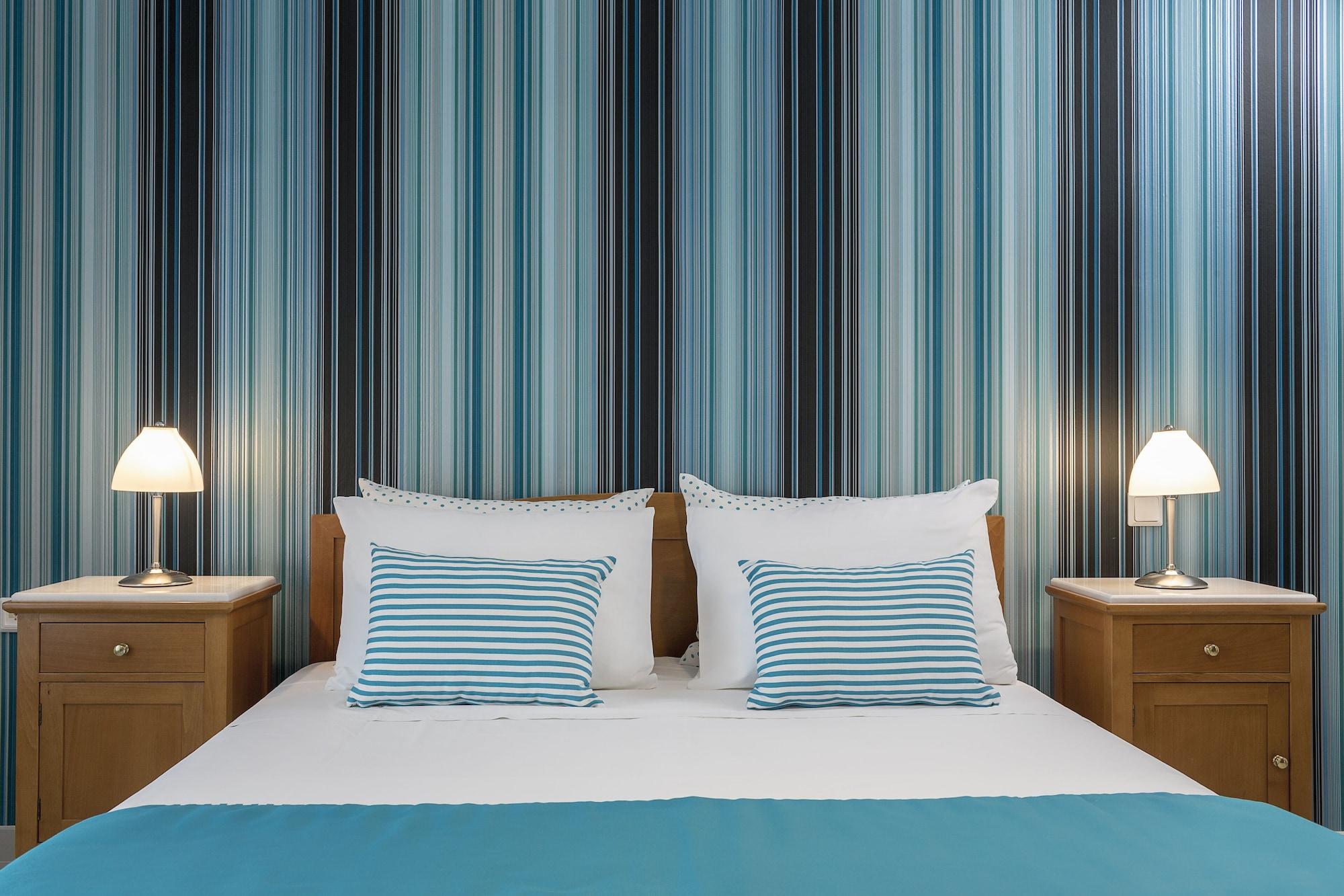 Santellini Hotel Kamári Zewnętrze zdjęcie