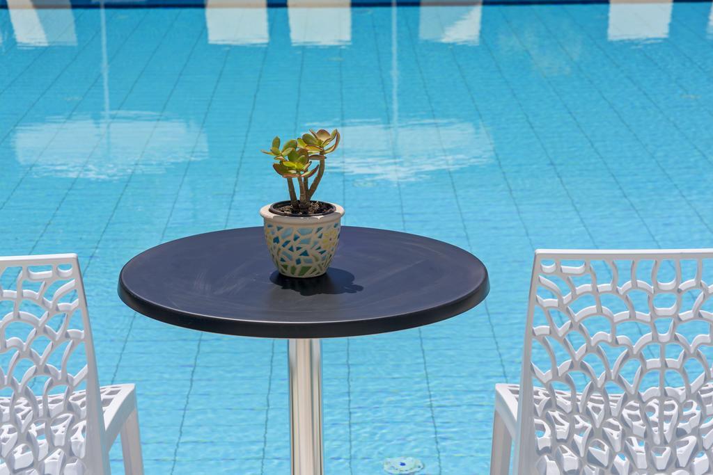 Santellini Hotel Kamári Zewnętrze zdjęcie
